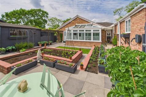 8 Wyebank Way