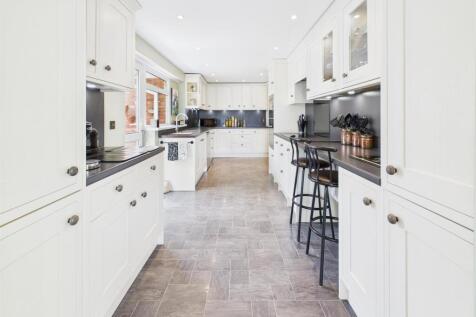 KITCHEN/BREAKFAST ROOM