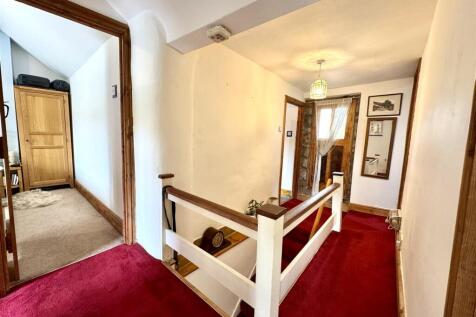 FIRST FLOOR STAIRS AND LANDING