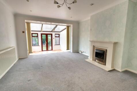 LOUNGE / DINING ROOM