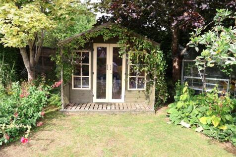 SUMMER HOUSE