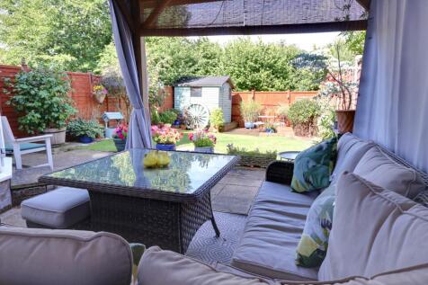 SEATING AREA GARDEN