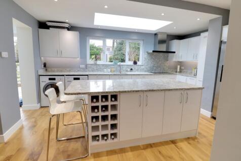 KITCHEN/BREAKFAST ROOM
