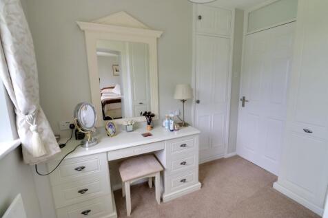 DRESSING ROOM