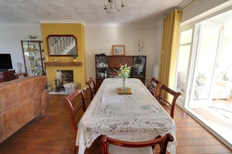 LOUNGE/DINER