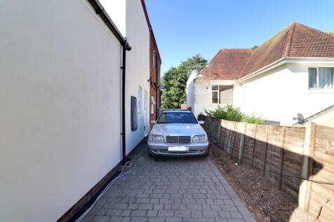 SIDE PARKING