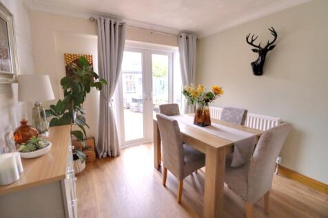 LOUNGE/DINER
