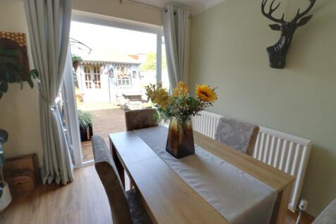 LOUNGE/DINER