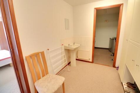 DRESSING ROOM