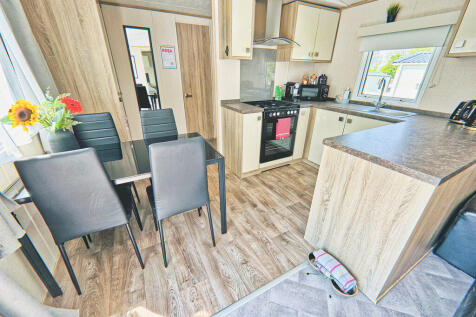 Rosa Kitchen