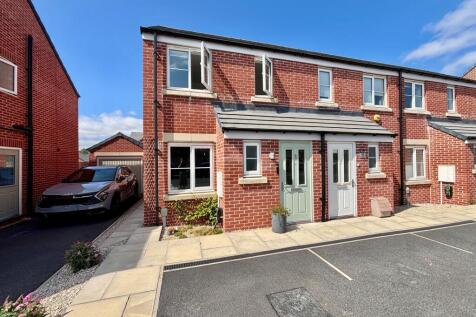Mike Dobson Lettings are delighted to bring to the market this beautifully presented two-bedroom townhouse situated on this popular modern residential estate and within close proximity to all local am