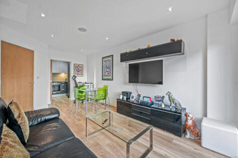 Immaculately presented one bedroom apartment with