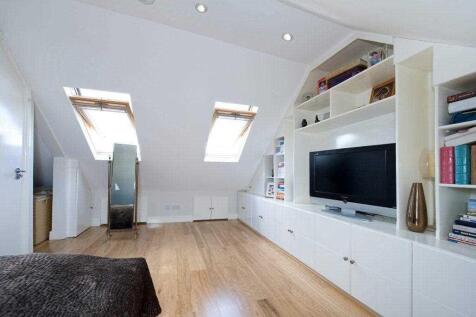 Spacious and well-presented across the 1st and 2nd floors of a converted house, this flat comprises two good size double bedrooms with built in wardrobes, a fully fitted kitchen, modern bathroom with