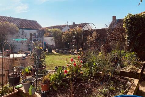 garden 1.jpg