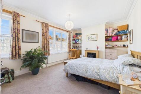 Bedroom: