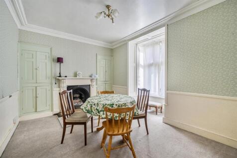 Dining Room.jpg
