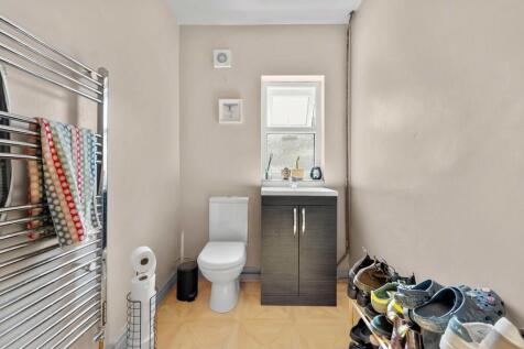 89 Clare Ave, Che...