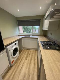 CASTLE BROMWICH, CAMDEN CLOSE: This Modern Refurbished Two bedroom Second Floor Flat is located within within the popular village of Castle Bromwich. The property offers a communal entrance, hallway w