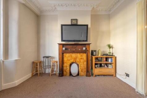 Glenarm Road, E5
