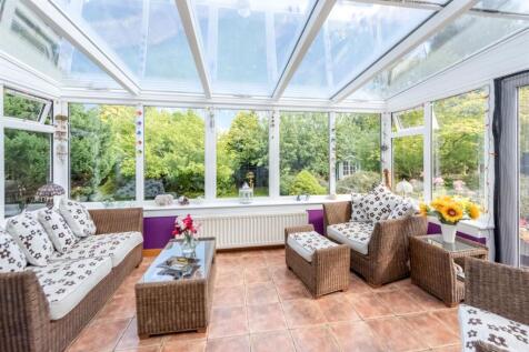5 bed, 3 bath Detached in Cardiff - Photo 5