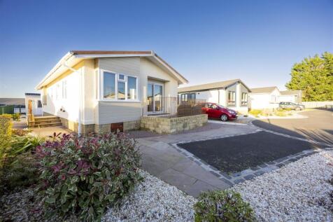 8_MAPLE_CRESCENT_RED_DEER_VILLAGE_002.JPG