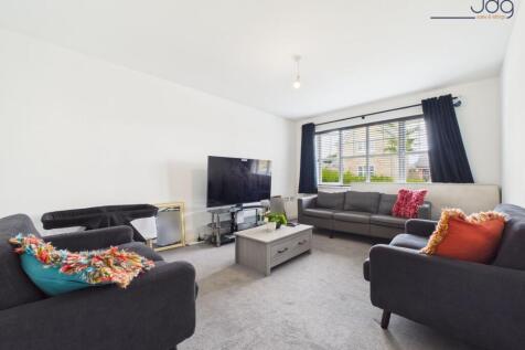 Spacious Lounge