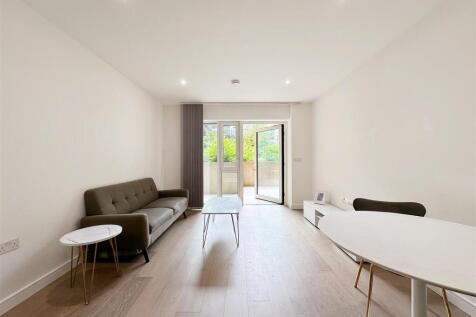 AP Living London are delighted to present this exceptional one-bedroom apartment within the prestigious Holland House development at Fulham Reach. Beautifully designed throughout, the property boasts