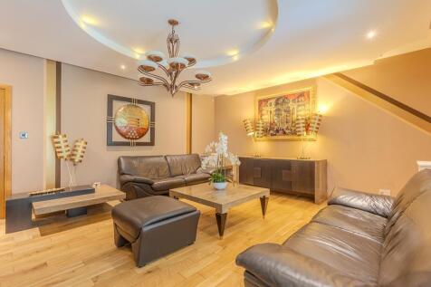 7 bed, 6 bath Detached Villa in Glasgow - Photo 13