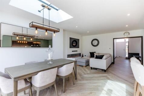 8653275-interior40.jpg