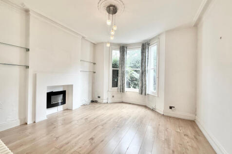 Enquire for a video tour - Well presented two bedroom garden flat located in an end of terrace Victorian conversion. Benefitting from two double bedrooms both with direct access to outside space, the