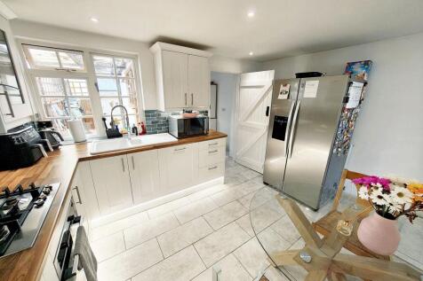 Kitchen / Breakfast Room