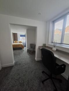 Room to let in newly refurbished HMO ¿ Heneage