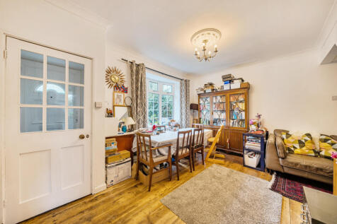 1365989-12-68f0be...