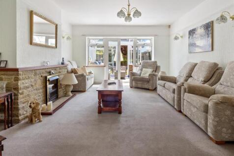 4 Robson Road-003.JPG