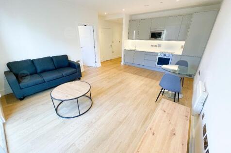 ***Available from 15th JUNE***Zuker property well presented this modernly designed 1 Bed apartment at TIMBERYARD by Galliard.