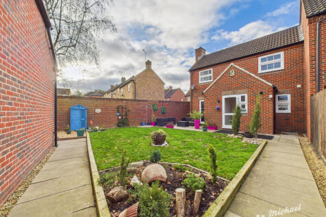 CAM03218G0-PR0834-STILL008