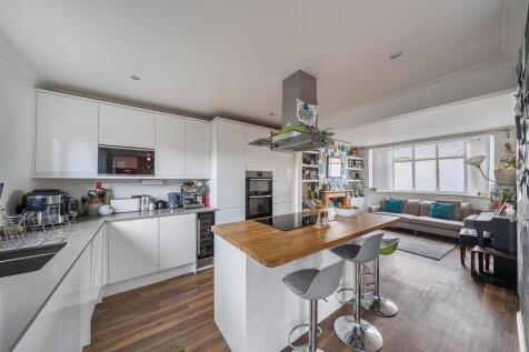 Malvern Way - Kitchen Diner.jpg