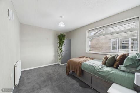 Room 2 with ensuite