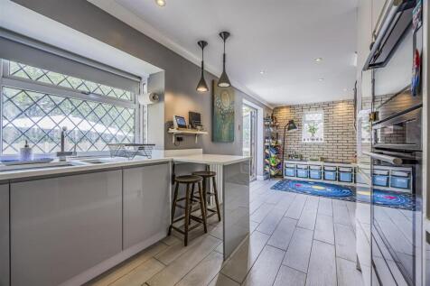 19 Covert Grove, Waterlooville-PorticoMarketing-So