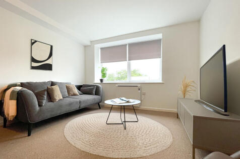 Modern, furnished 1 bed designed for professionals seeking calm close to the city. FREE WiFi, deposit free renting, pet friendly homes & parking. Just 15 minutes from Manchester City Centre via Metrol