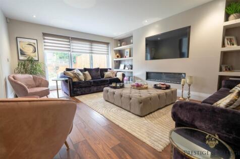 Lounge / Reception  (rear)