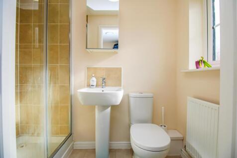 EN SUITE SHOWER ROOM/W.C.