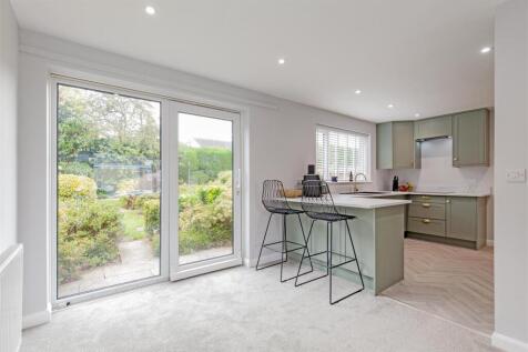 Impressive Dining Kitchen