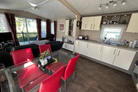 Kitchen and Lounge area.jpg