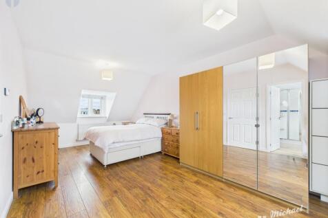 CAM03218G0-PR0735-STILL014