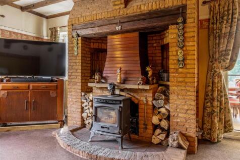 Chestnut Lodge (Gipsey Bridge)-35.jpg