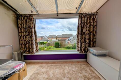 Sun Room to Bedroom 1