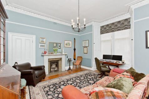 6 bed, 3 bath Semi-Detached in Edinburgh - Photo 17