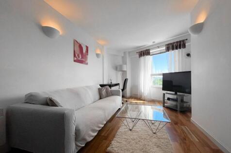IT'S ALL ABOUT LOCATION, VALUE AND QUALITY - THIS PROPERTY HAS IT ALL! TAKE IN THE STUNNING RIVER VIEWS FROM THIS STYLISH AND WELL PRESENTED APARTMENT IN ONE OF THE MOST SOUGHT AFTER DEVELOPMENTS IN L