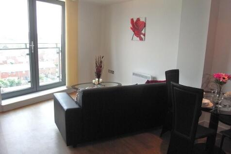 A well-presented one-bedroom apartment situated on the 8th floor of the popular Echo Central Two development, just a short five-minute walk from Leeds City Bus Station and within easy reach of the cit